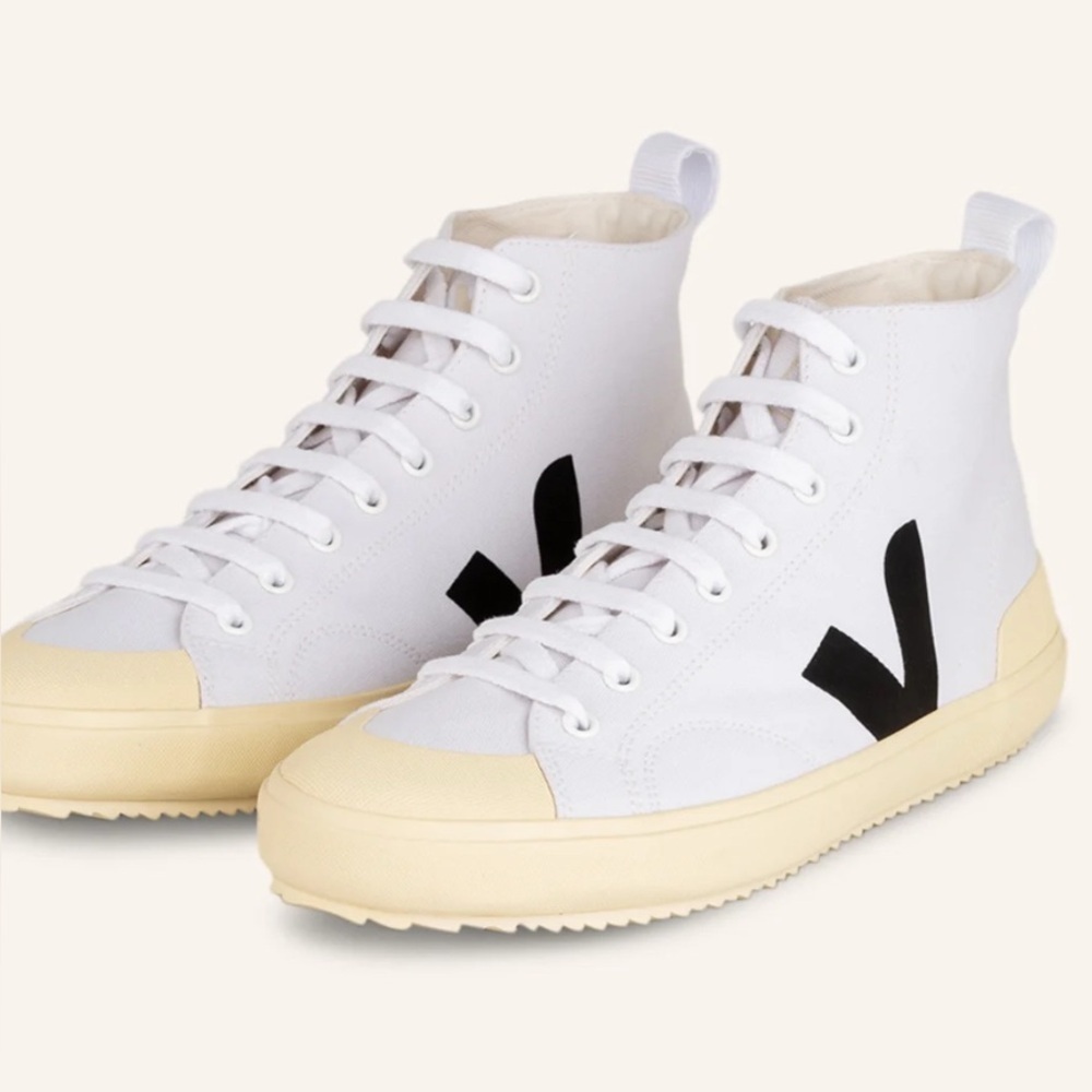 Veja high top sneaker women’s size 7